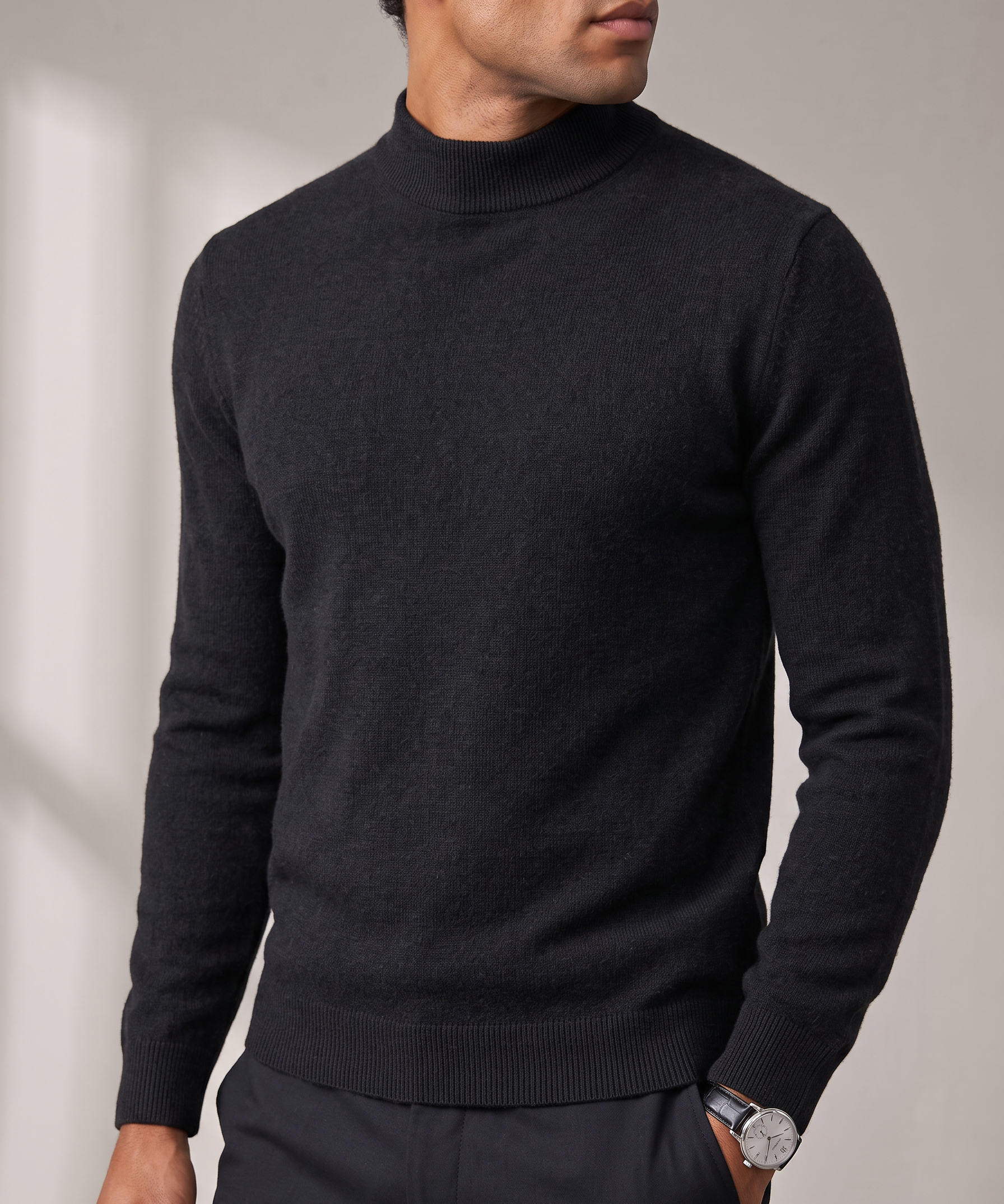 Men's Fine Roll Neck Turtleneck – Lightweight Warmth
